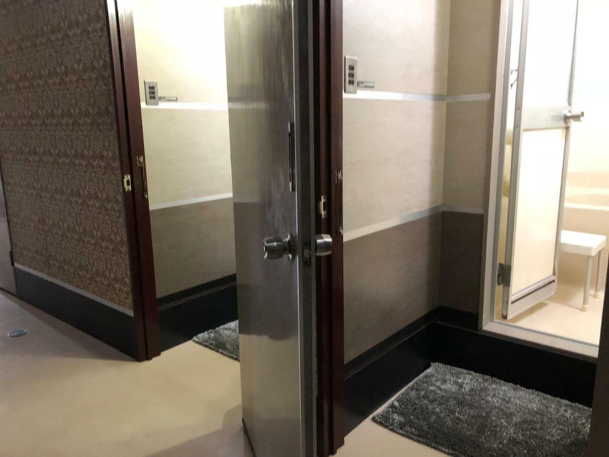 Business Hotel