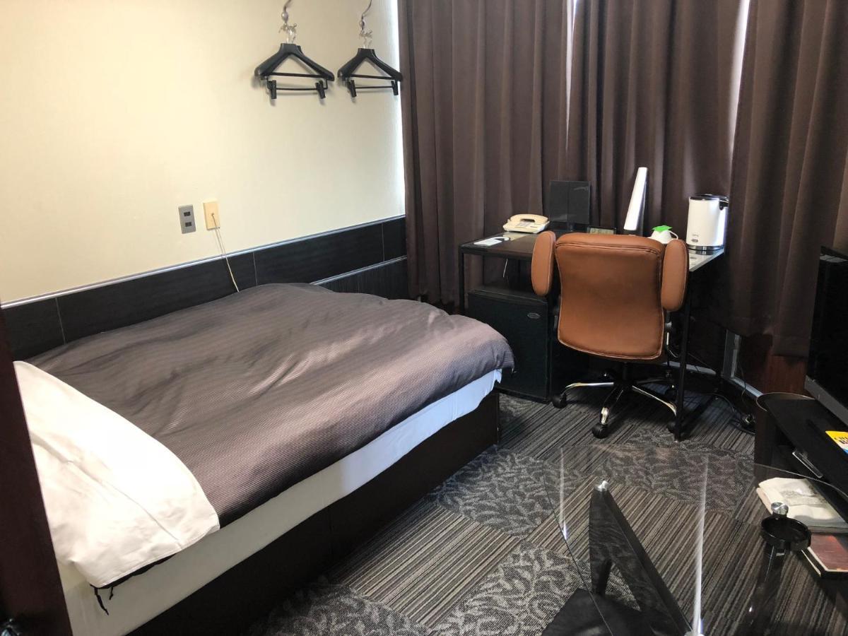 Hotel Business *